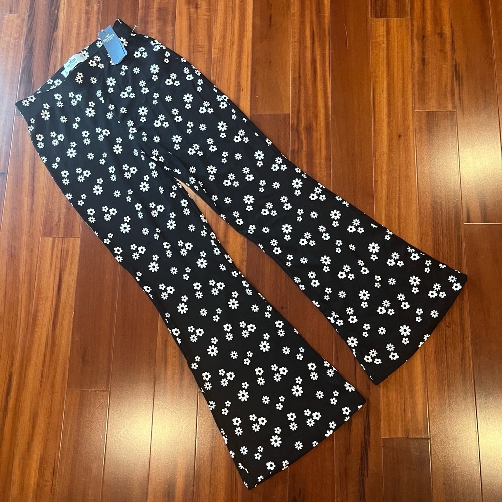 New NWT Hollister Ultra High-Rise Pants‎ Flare Wide Leg Black White Sz S Short